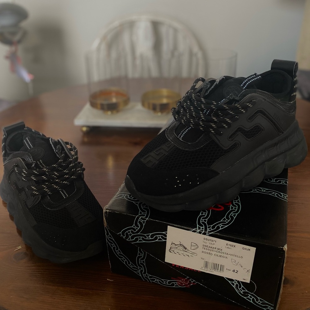 Versace chain Reaction triple black